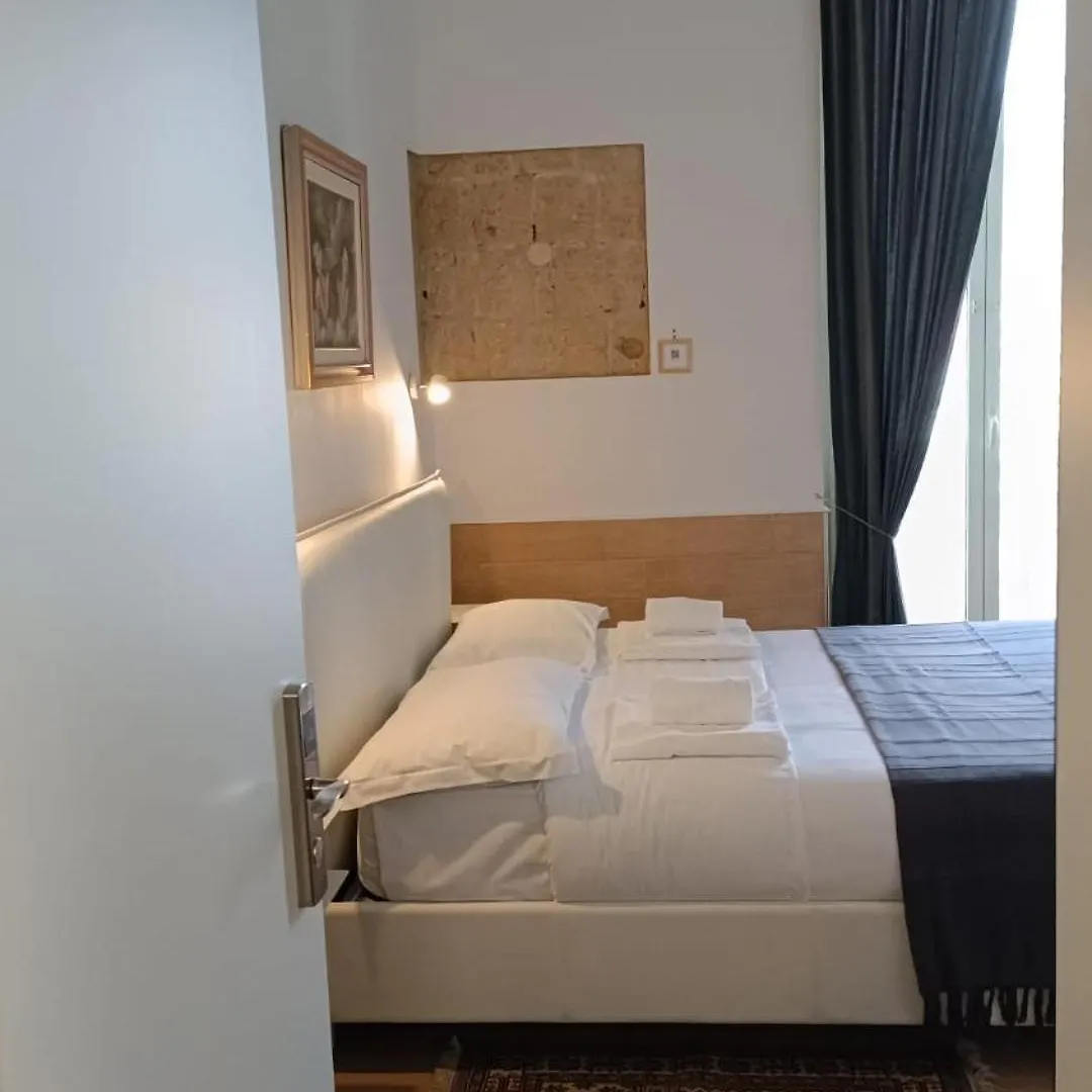 H22 Hotel Naples