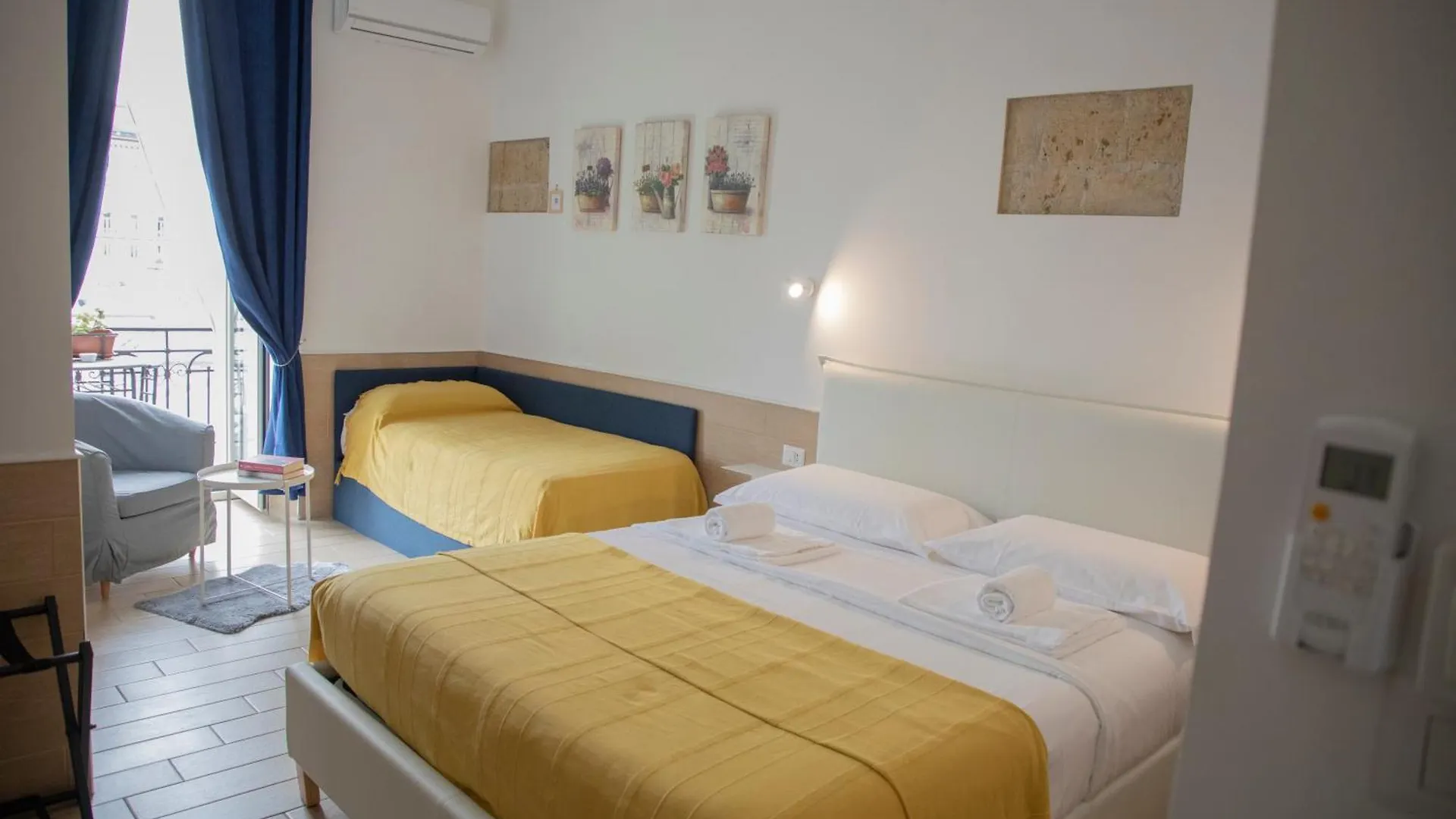 H22 Hotel Naples
