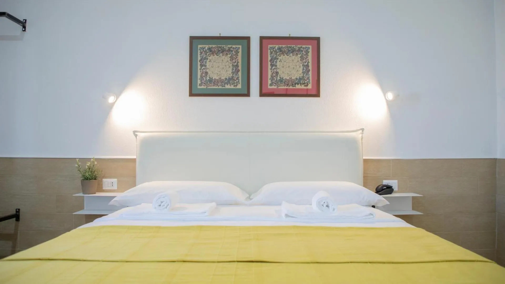 H22 Hotel Naples