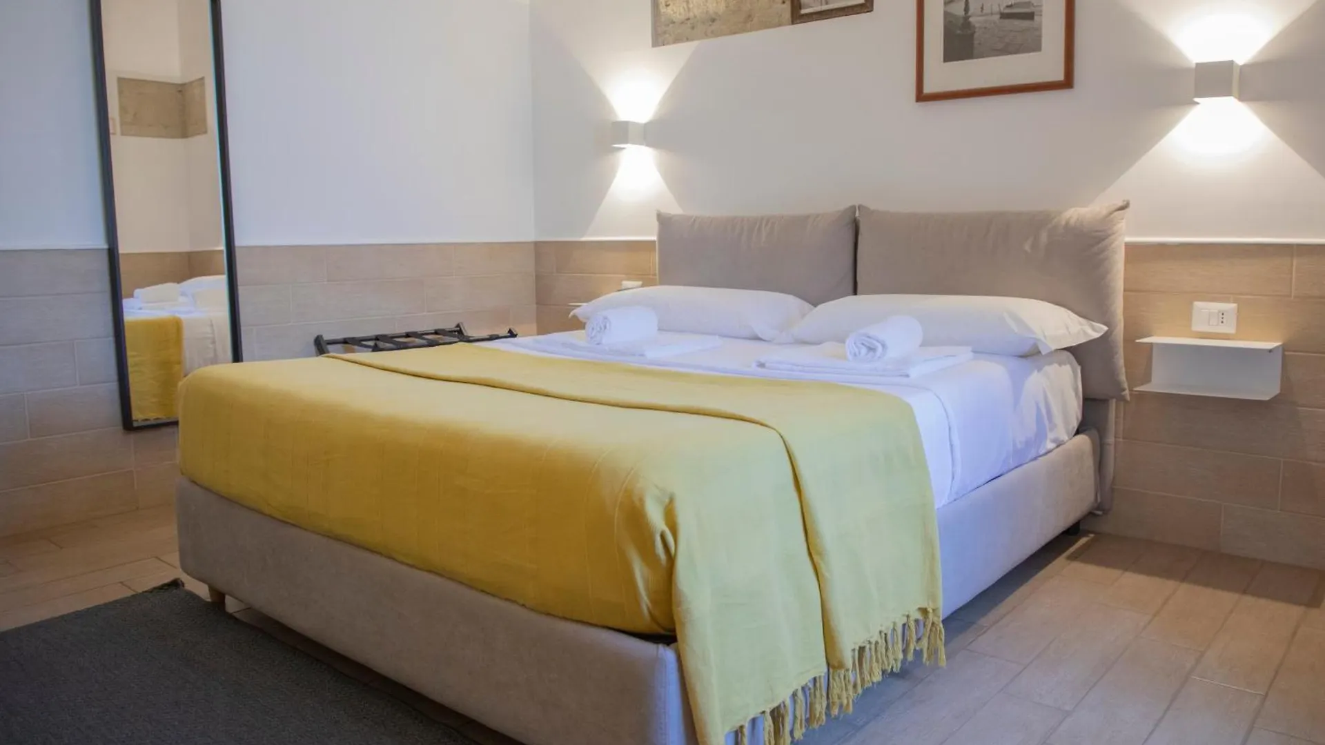 H22 Hotel Naples 3*,